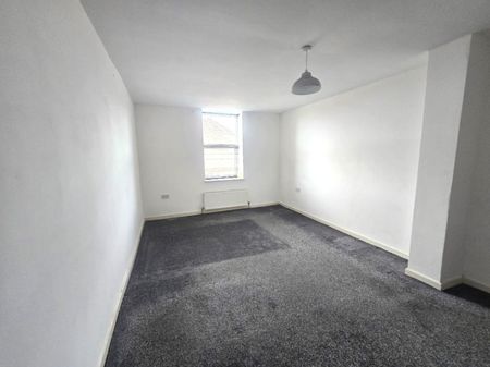 2 bed Apartment - To Let - Photo 2