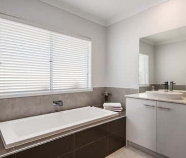 Luxurious Waterfront Living - Photo 3