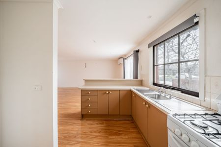 LOW-MAINTENANCE LIVING IN A CONVENIENT LOCATION! - Photo 4