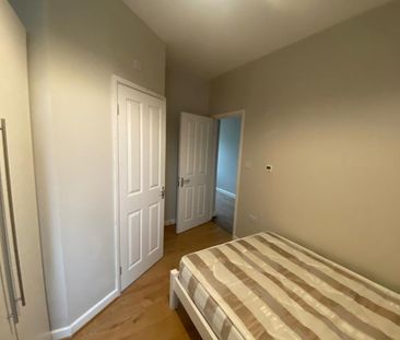 6 bedroom terraced house to rent - Photo 2