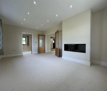Combe St. Nicholas, Chard - Photo 3