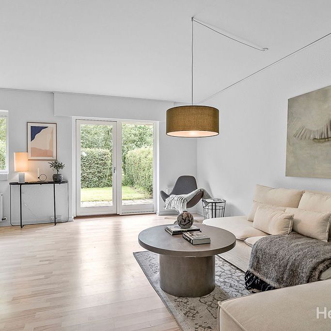 Skønt rækkehus i Holluf Pile med egen have og parkering - Foto 1