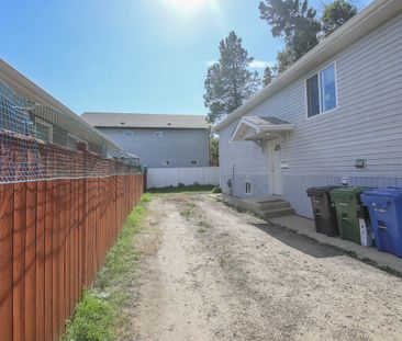 Rent-A-Room in this Roomy 8 Bed Home! Based On Double Occupancy. - Photo 1