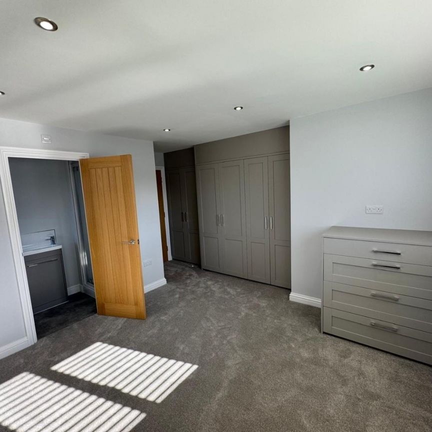 5 bedroom House To Let - Photo 1