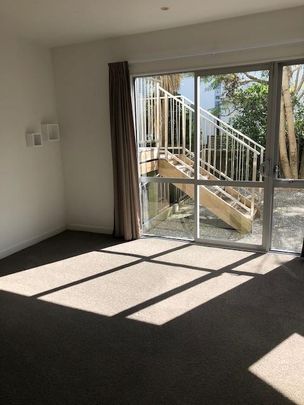 MODERN 4 BEDROOM TOWNHOUSE IN ORAKEI - Photo 1