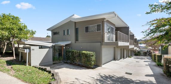 Modern 3 bedroom townhouse close to CBD. - Photo 2