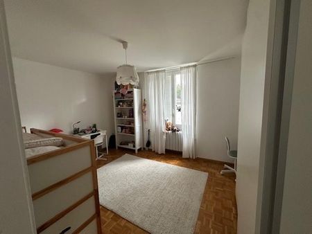 Spatieux appartement de 3.5 pièces au rez-de-chaussée avec terrasse et jardin privatif. - Foto 3
