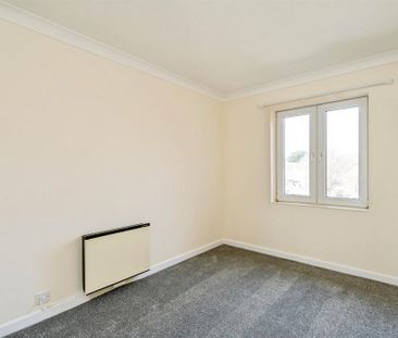 1 bedroom retirement property to rent - Photo 4