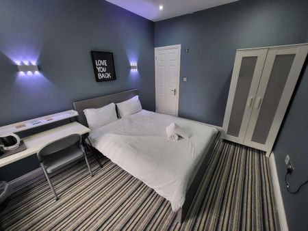 1 bedroom in a house share to rent - Photo 2