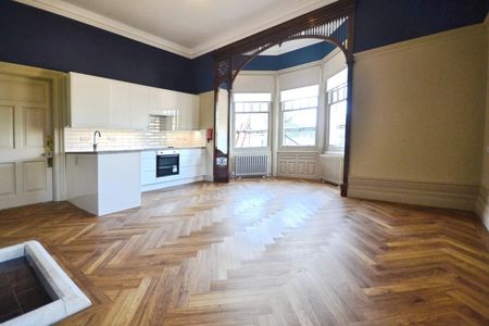 2 bedroom Flat To Let - Photo 4