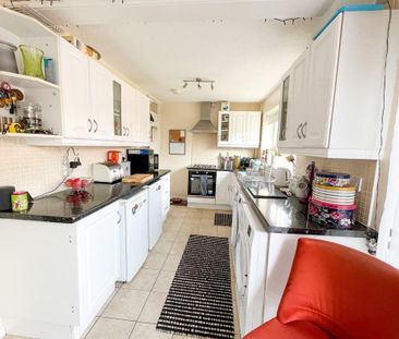 4 bedroom detached house to rent - Photo 6