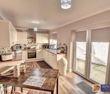 3 bedroom terraced house to rent - Photo 3