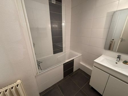 CHAMBRE EN COLOCATION - 77.14 m² - meublé - quartier Hippodrome - Location Appartement nantes : 77.14 m2 - Photo 2