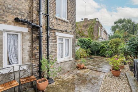 4 bedroom flat to rent - Photo 5