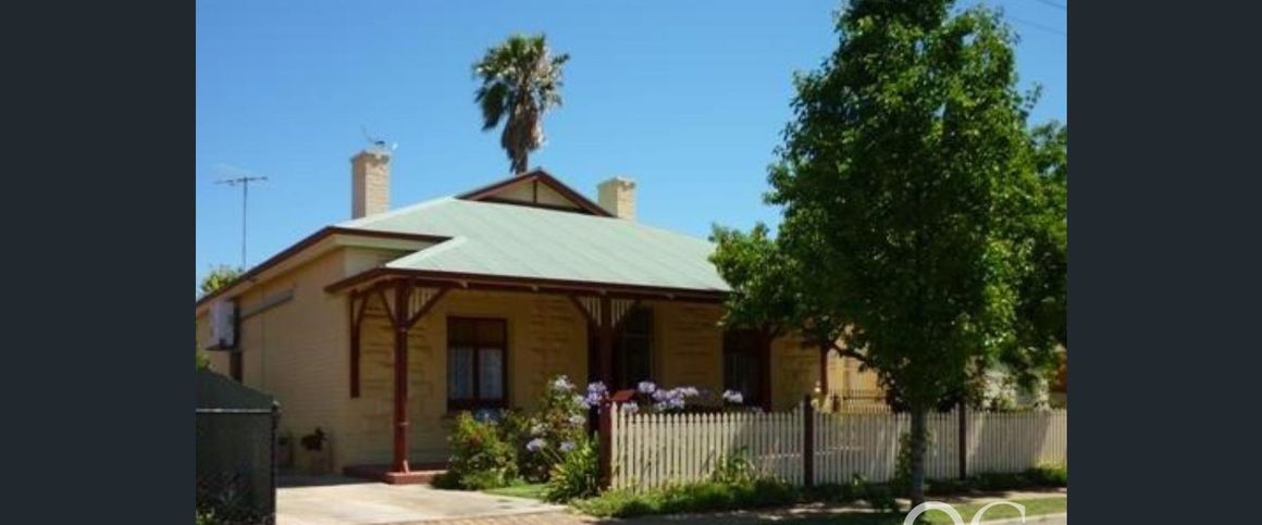 Open the Door to Timeless Charm - Photo 1