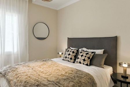 Luxury Apartment for rent in The Golden Mile, Marbella, Andalusia - Photo 2
