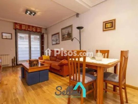 Piso en alquiler en Centro - Photo 1