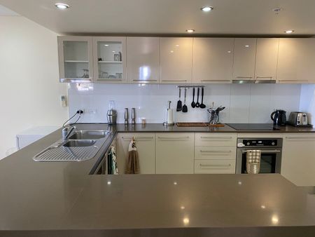 CBD LIVING - Photo 3