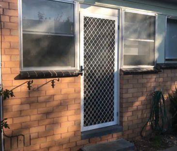 “BRAND NEW CARPET l SMALL BLOCK OF 3 l GREAT LOCATION” - Photo 3