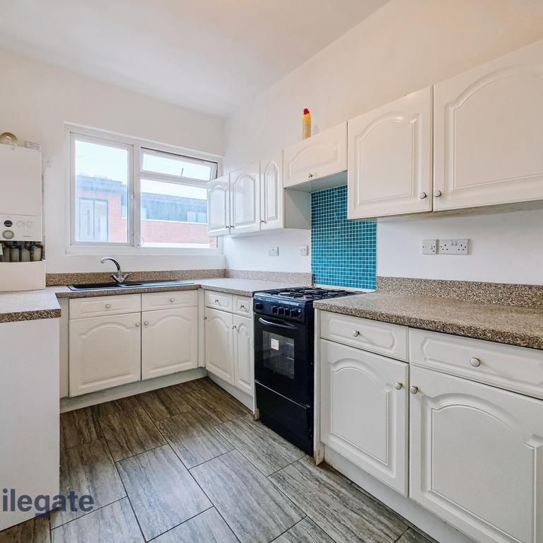 2 bedroom flat to rent - Photo 1