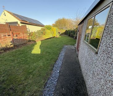 2 bedroom cottage to rent - Photo 2