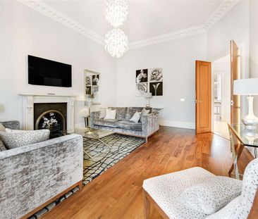 A bright and generously proportioned two bedroom first floor apartm... - Photo 5