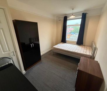 4 bedroom house to rent - Photo 2