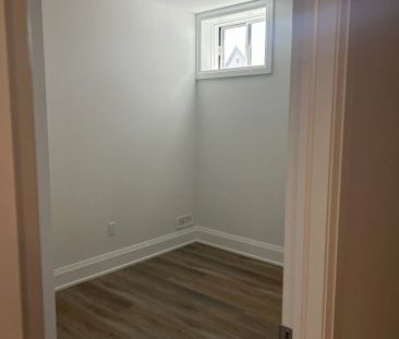 Detached Home For Lease | N9247650 - Photo 6