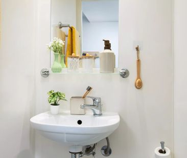 Large Standard Double Ensuite - Photo 1