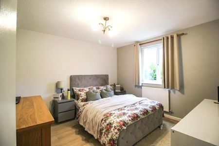 Newry Park East, Chester, Cheshire - Photo 5