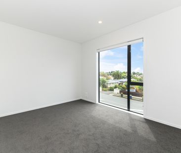 Modern living in New Lynn - Photo 1