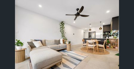 MODERN UNIT LIVING IN PRIME CARINA HEIGHTS LOCATION - Photo 4