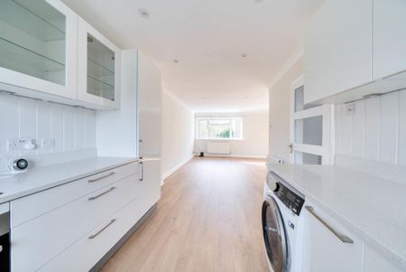 3 bedroom terraced house to rent - Photo 3