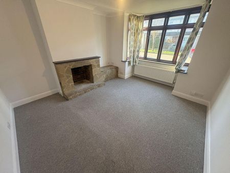 3 bedroom semi-detached house to rent - Photo 2