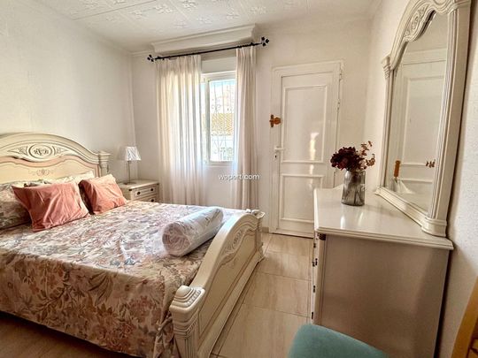 Bungalow in Torrevieja, urbanizacion, for rent - Photo 1