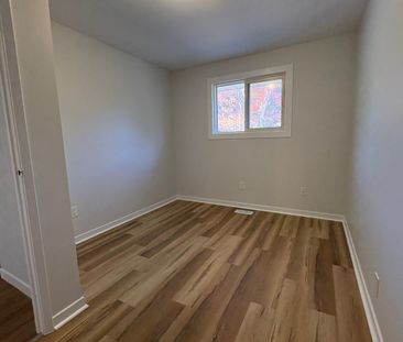 1-61 Abbey Dale Crt, Kingston, ON K7K 5W8 - Photo 2