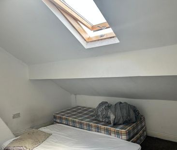 4 bedroom terraced house to rent - Photo 5