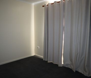 2/9 Copland Street, 4720, Emerald - Photo 2