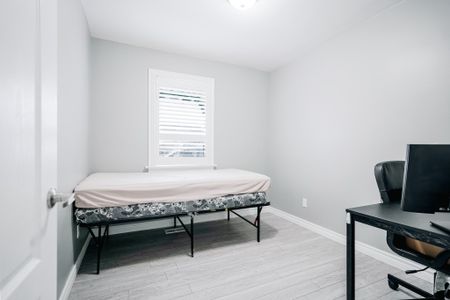 For Lease - 8 Chandler Drive, Toronto, Ontario - Photo 2