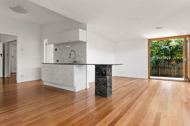 Perfectly Positioned Character Home - Including Water & Electricity - Photo 1