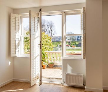 3 bedroom flat to rent - Photo 2