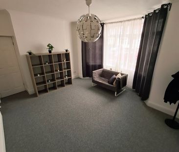 1 Bed Flat, Melfort Road, CR7 - Photo 3