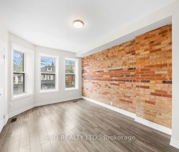 Condo Townhouse For Lease | W9256696 - Photo 2