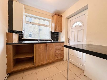 2 bedroom terraced house to rent - Photo 4