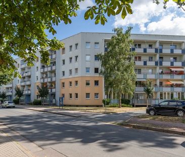 wunderschöne Wohnung mit einer großzügigen Küche wartet auf ihren L... - Photo 3