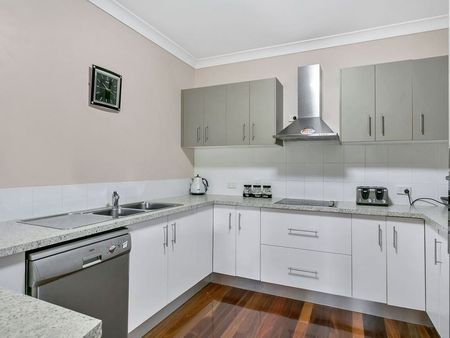 STUNNING SEASIDE HOLLOWAYS HOME - Photo 4