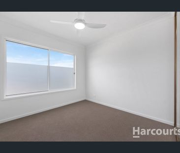 Brand New Modern living - Photo 4