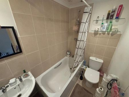 2 bedroom end of terrace house to rent - Photo 4