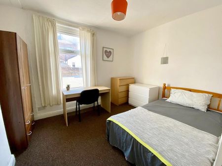 3 bedroom house share to rent - Photo 4