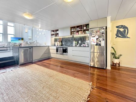 Spacious New York Loft Style Apartment - Photo 4